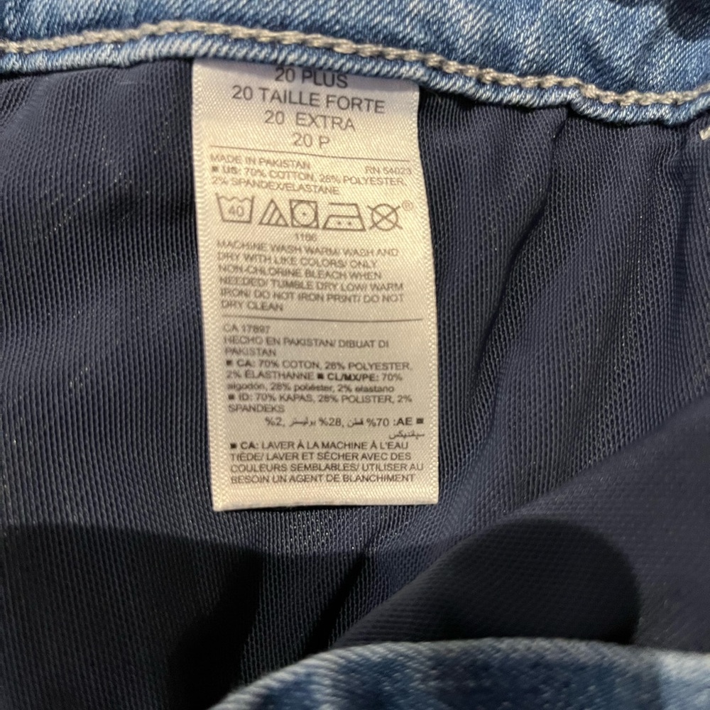 Stretch Bermuda shorts - Picture 5 of 6